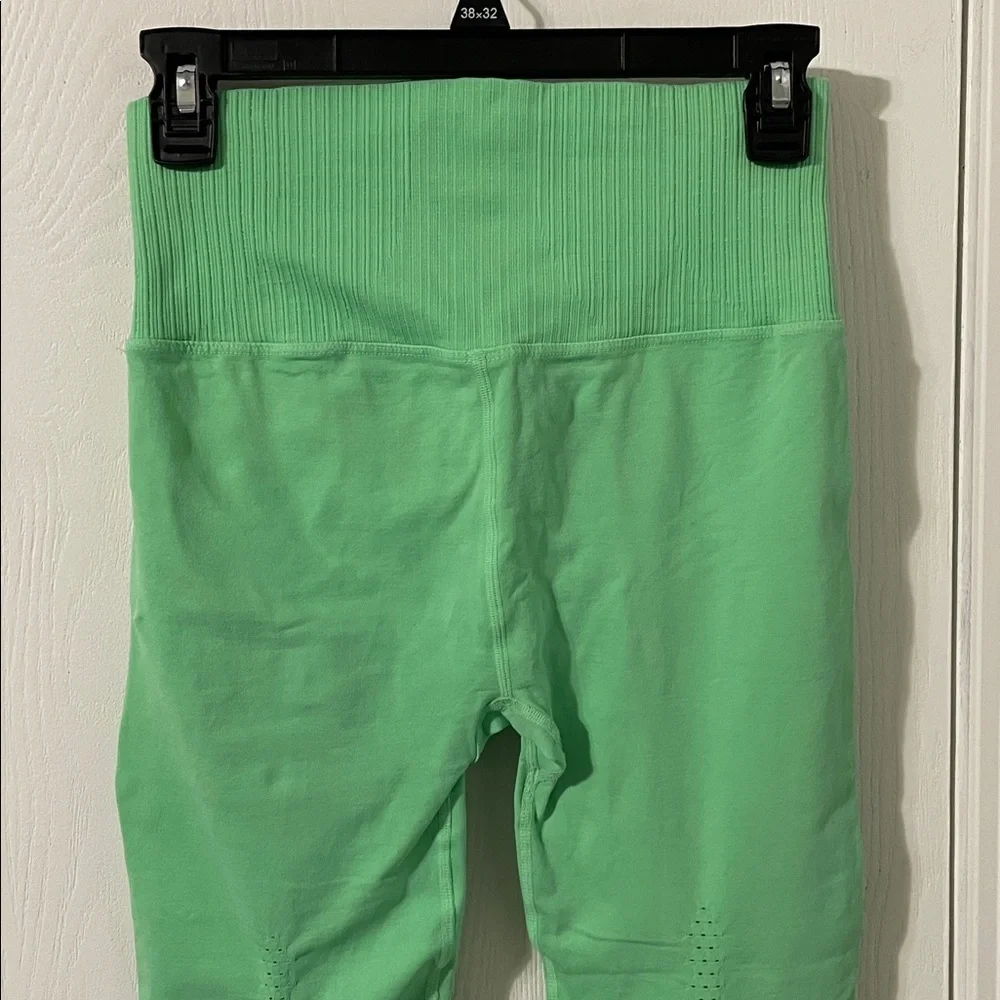 Free People Movement Good Karma Lime Green Leggings Size Medium/Large - Picture 6 of 10